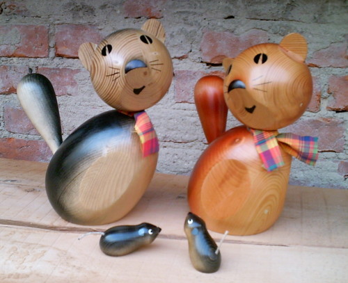 Katze sitzend  - Holzfigur gedrechselt
